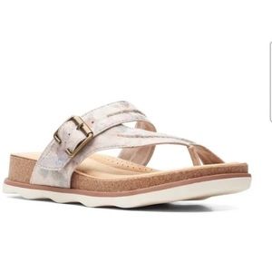 Clarks Women's Brynn Madi Flip Flop Sandal Sand Interest Size 8
